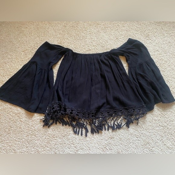 Entro Off-The-Shoulder Fringe Blouse - Picture 7 of 7